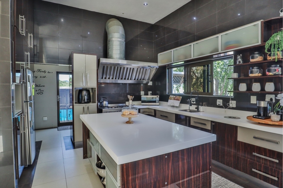 5 Bedroom Property for Sale in Xanadu Eco Park North West